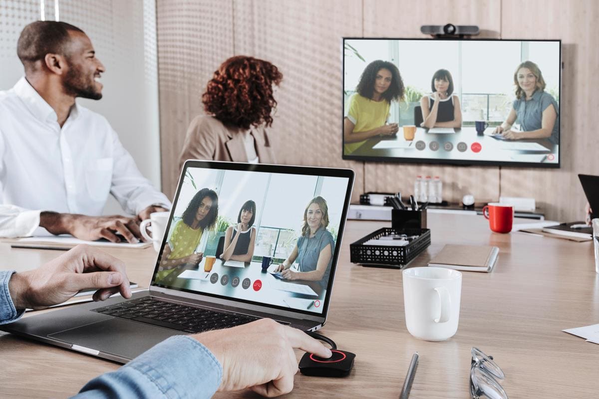 Barco simplifies ClickShare user experience to automate and enrich hybrid meetings meeting flow